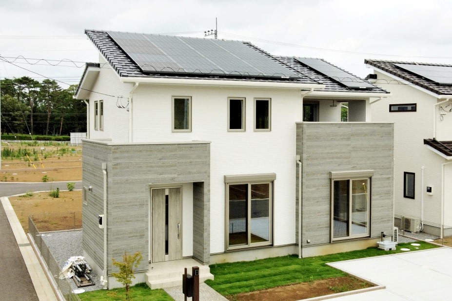 太陽光発電を搭載したZEHの家。ローコストで省エネ性能の高い家で快適で家計に優しい住まいを提供