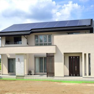＞実例紹介：格子で光と風を通し、視線を遮る（龍ケ崎市）