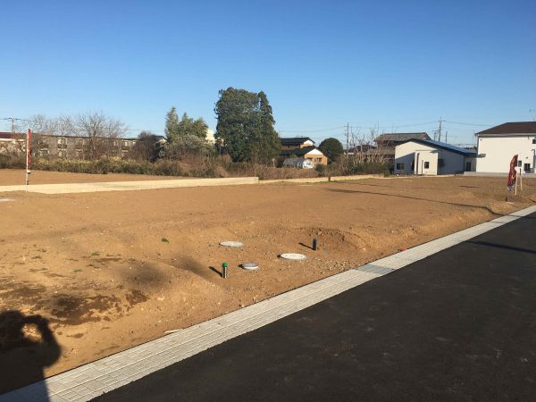 造成された分譲地の場合、付帯工事が抑えられる一方価格は高めになります。