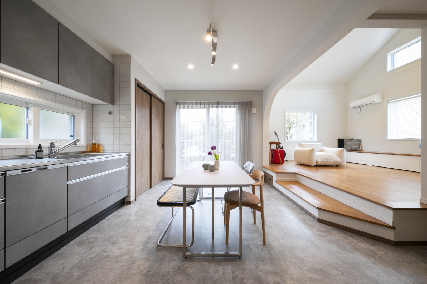 吹き抜けとスキップフロアで叶えた、遊び心あふれる住まい　－つくば市M様－　　