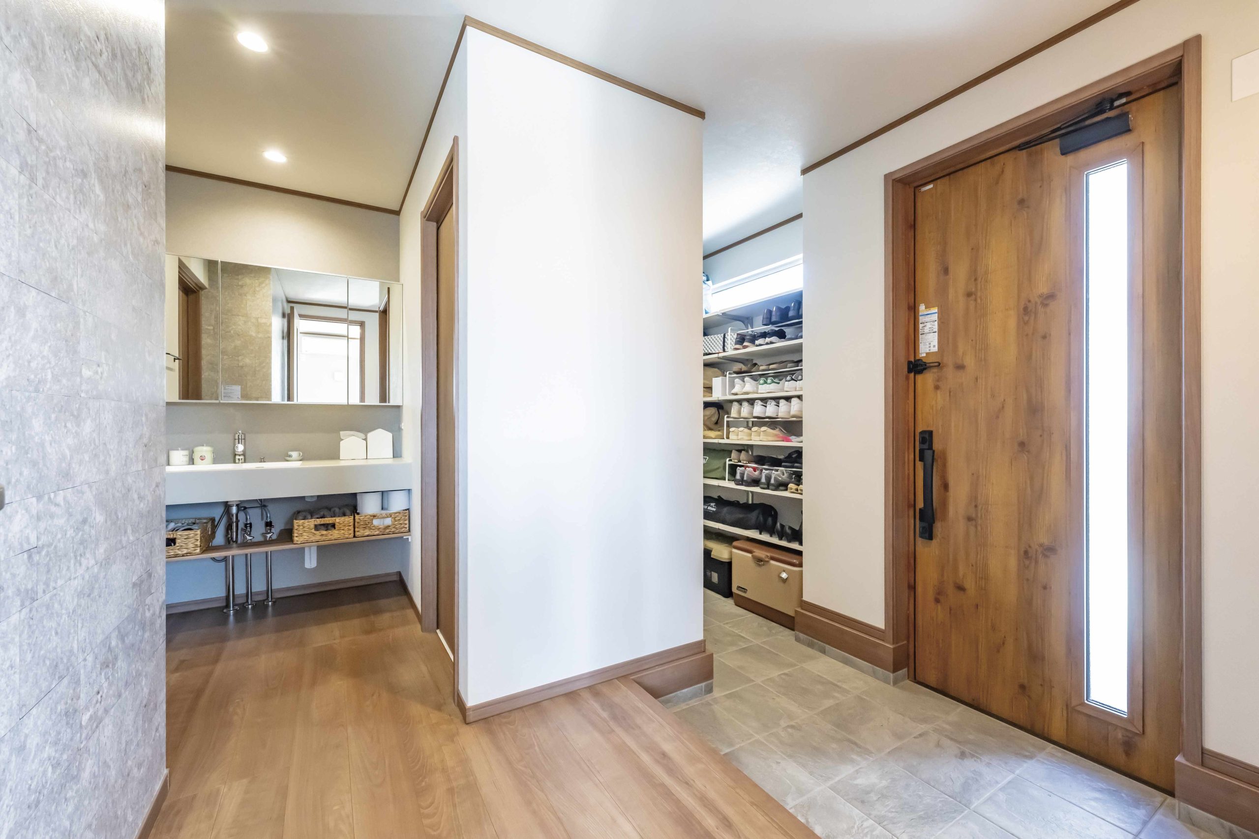 ガルバ×キューブ型の外観と家事ラク回遊動線に大満足　－つくば市　K様－　　