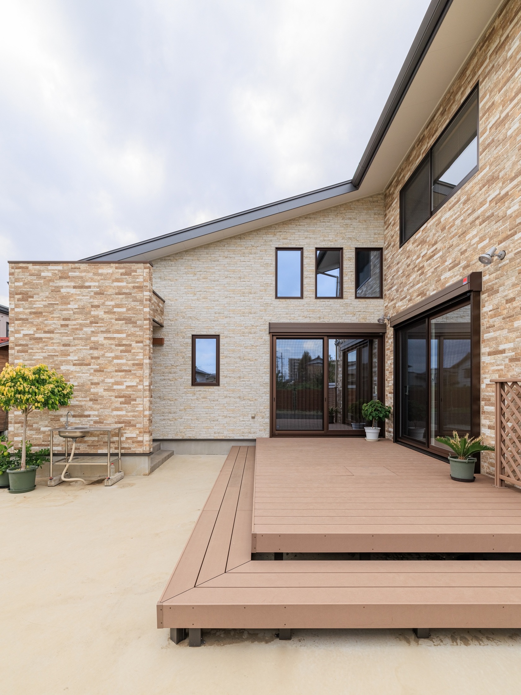 大空間のリビングに集う社員と愉しむ家　－龍ケ崎市　H様－　　